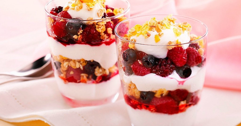 Десерты с йогуртом: рецепты с фото простые и вкусные