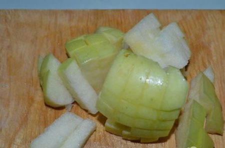 порезать яблоко
