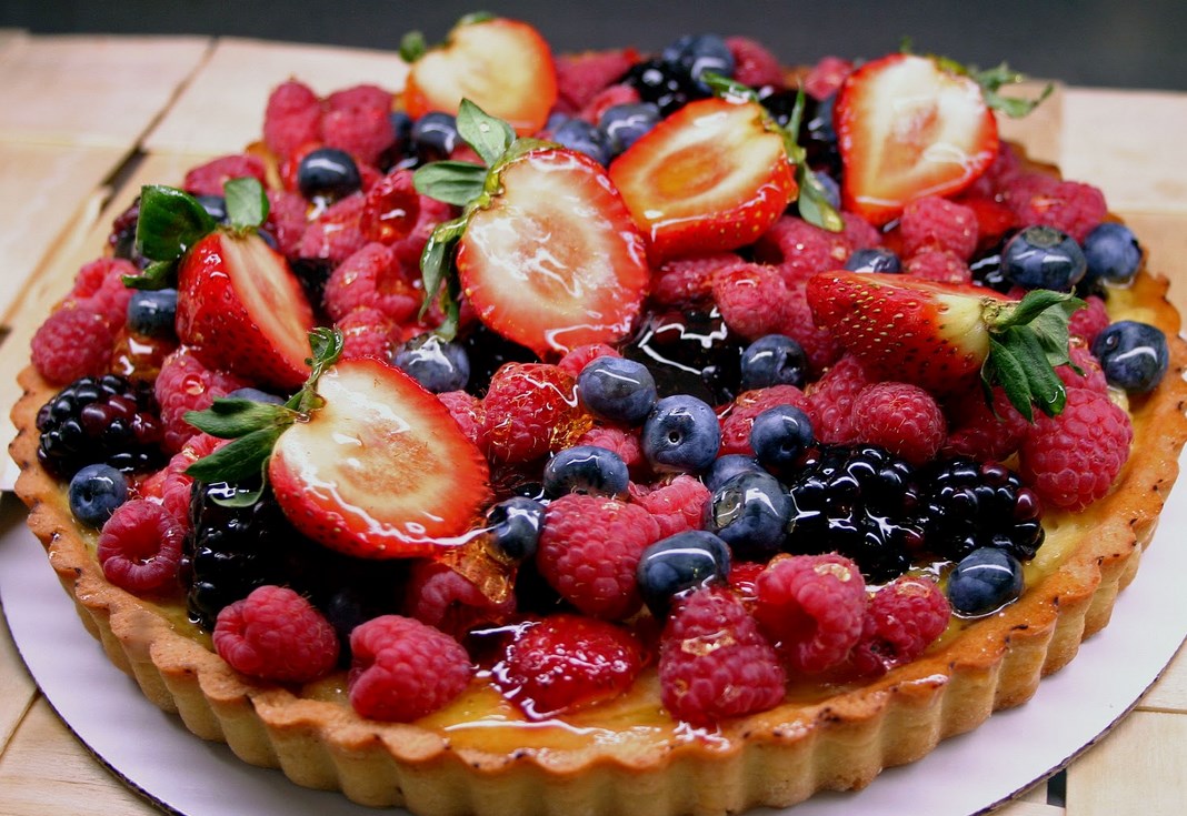 Посыпной пирог с фруктами